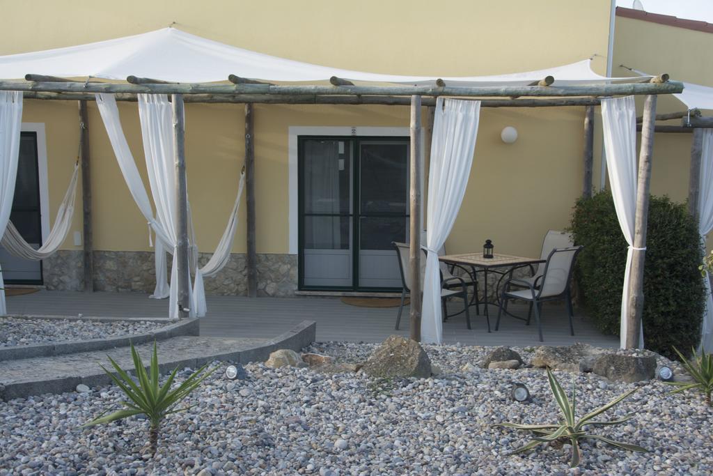 The Fig Boutique Suites Salir de Porto Exterior photo